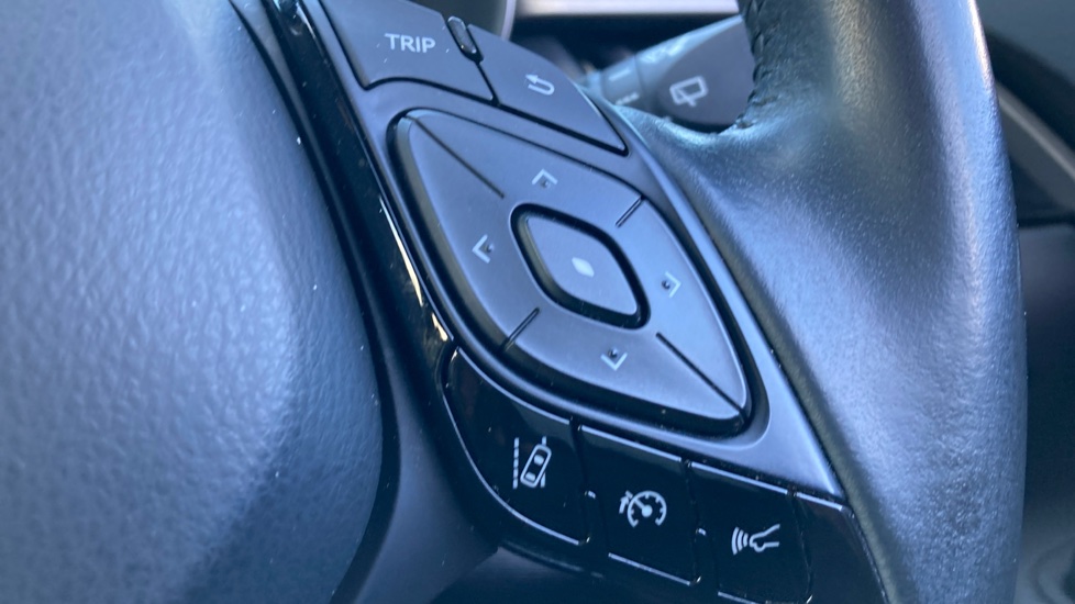 Toyota C-HR 1.8 Hybrid Icon 5dr CVT Hybrid Hatchback - Image 32