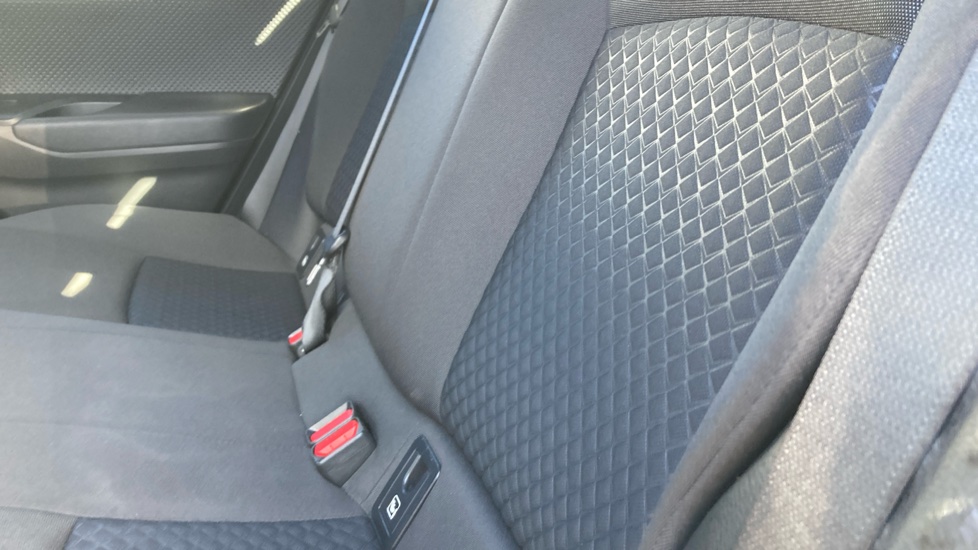 Toyota C-HR 1.8 Hybrid Icon 5dr CVT Hybrid Hatchback - Image 37