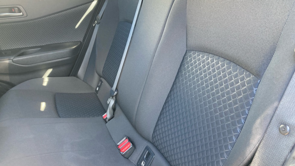Toyota C-HR 1.8 Hybrid Icon 5dr CVT Hybrid Hatchback - Image 38