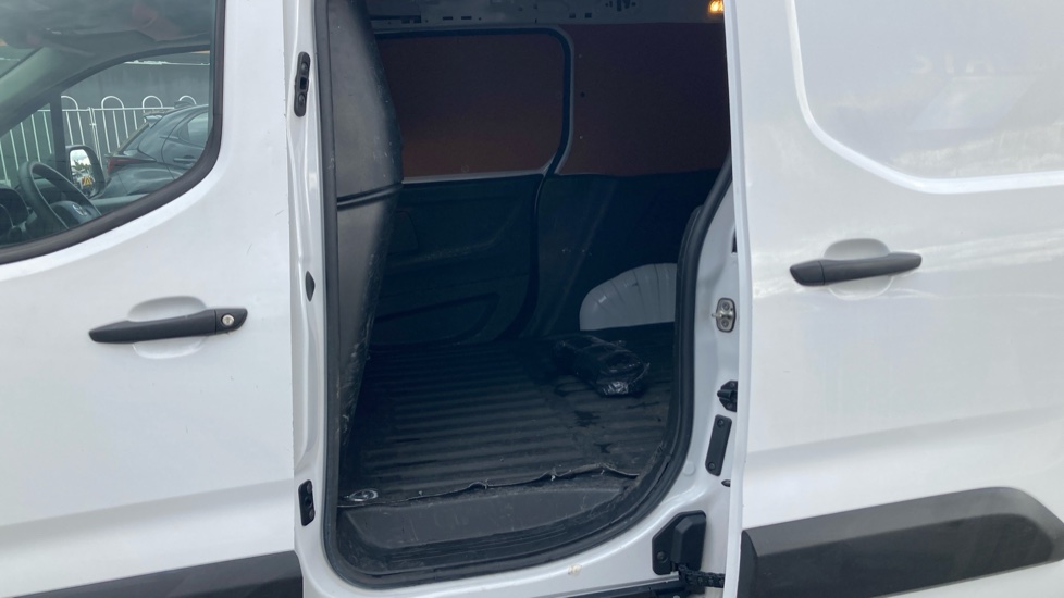 Toyota Proace City L1 Diesel 1.5D 100 Active Van [6 Speed] - Image 15