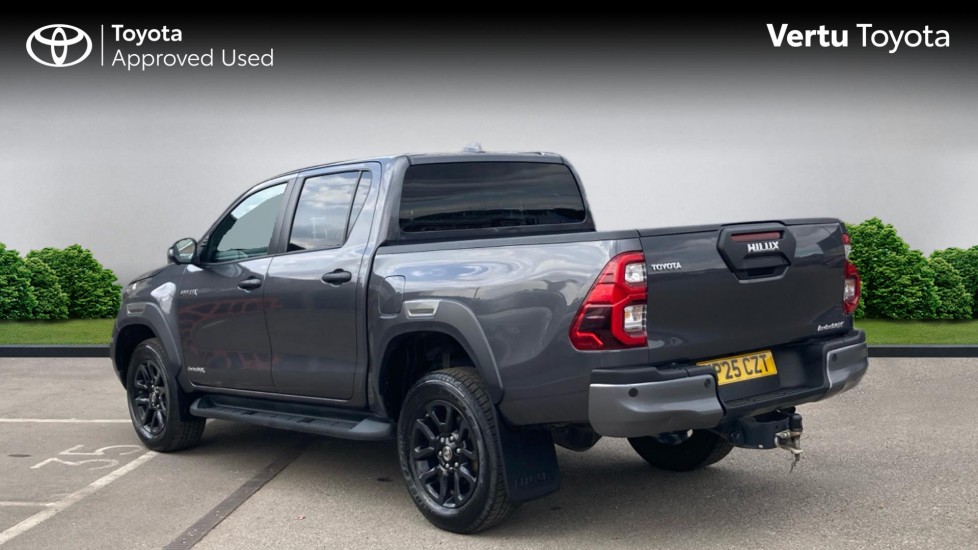 Toyota Hilux Diesel Invincible X D/Cab Pick Up 2.8 D 48V Auto - Image 4