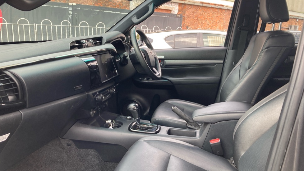 Toyota Hilux Diesel Invincible X D/Cab Pick Up 2.8 D 48V Auto - Image 5