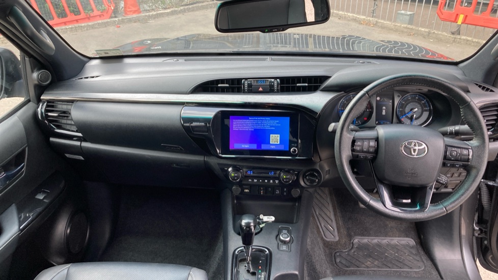 Toyota Hilux Diesel Invincible X D/Cab Pick Up 2.8 D 48V Auto - Image 6