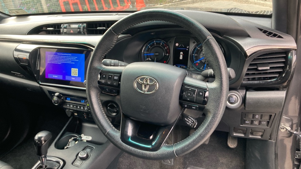 Toyota Hilux Diesel Invincible X D/Cab Pick Up 2.8 D 48V Auto - Image 7