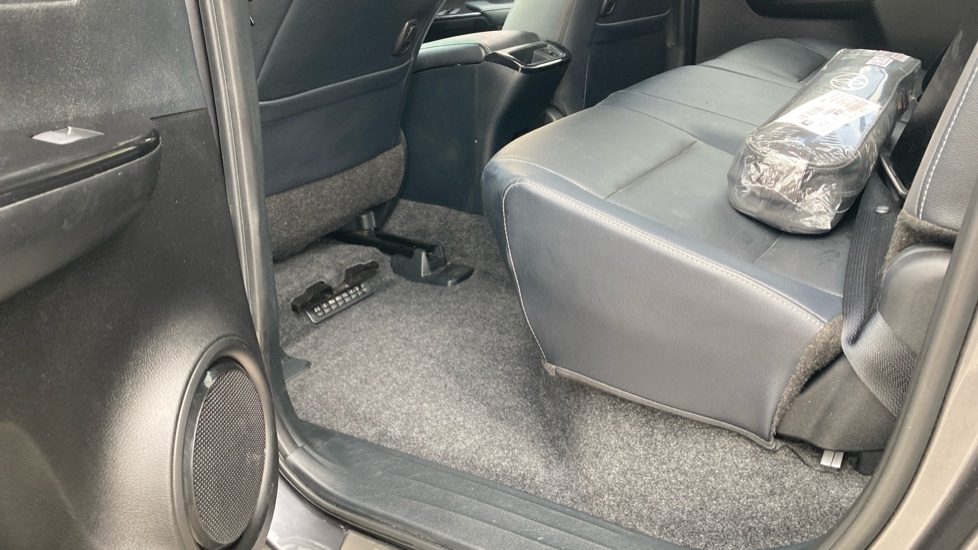 Toyota Hilux Diesel Invincible X D/Cab Pick Up 2.8 D 48V Auto - Image 15