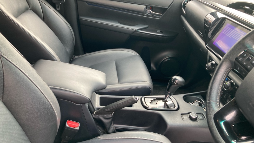 Toyota Hilux Diesel Invincible X D/Cab Pick Up 2.8 D 48V Auto - Image 18
