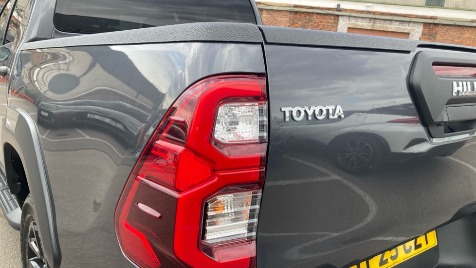 Toyota Hilux Diesel Invincible X D/Cab Pick Up 2.8 D 48V Auto - Image 21
