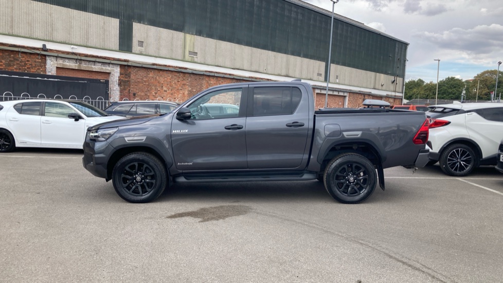 Toyota Hilux Diesel Invincible X D/Cab Pick Up 2.8 D 48V Auto - Image 24