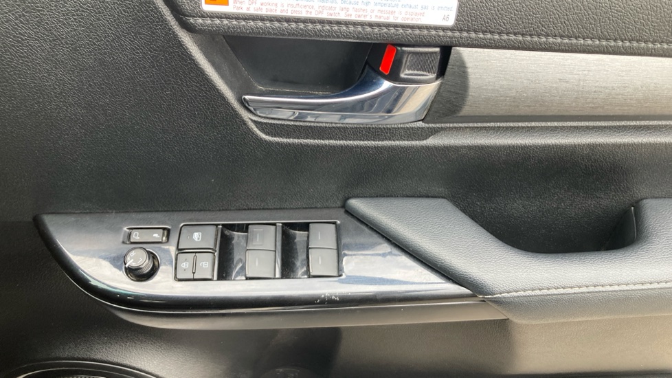 Toyota Hilux Diesel Invincible X D/Cab Pick Up 2.8 D 48V Auto - Image 32