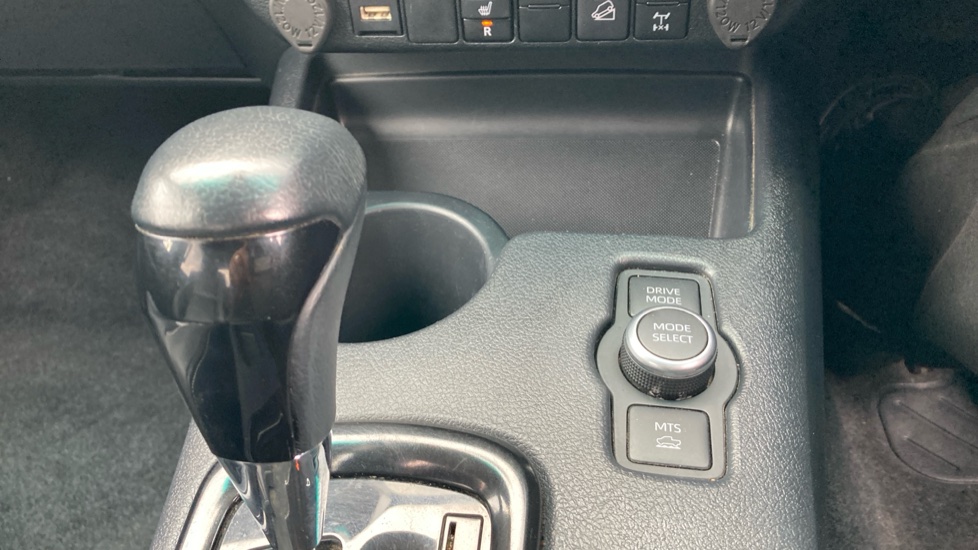 Toyota Hilux Diesel Invincible X D/Cab Pick Up 2.8 D 48V Auto - Image 33