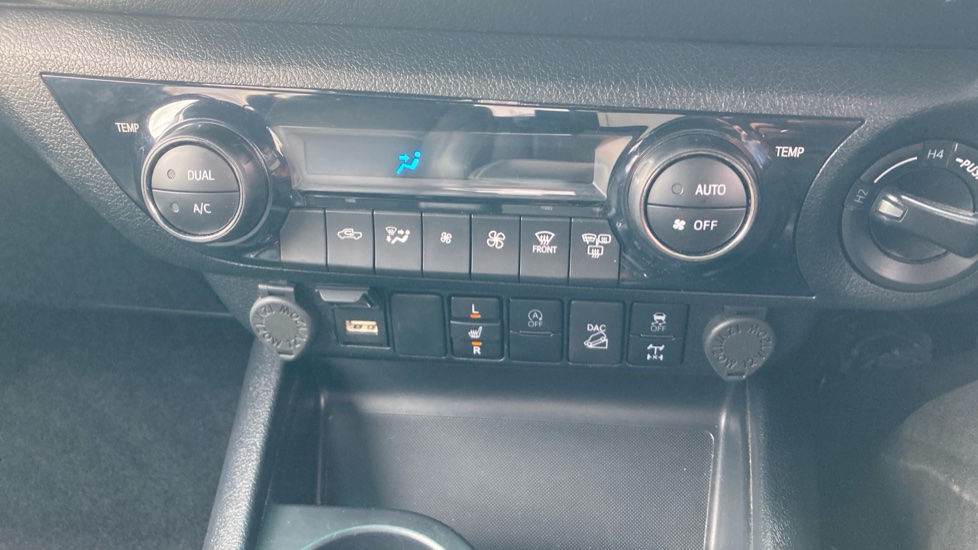 Toyota Hilux Diesel Invincible X D/Cab Pick Up 2.8 D 48V Auto - Image 36