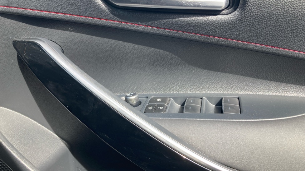 Toyota Corolla 1.8 VVT-i Hybrid Excel 5dr CVT Hybrid Hatchback - Image 20
