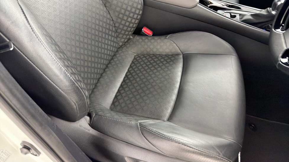 Toyota C-HR 2.0 Hybrid Excel 5dr CVT Hybrid Hatchback - Image 17