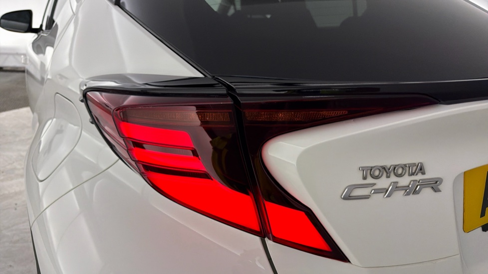 Toyota C-HR 2.0 Hybrid Excel 5dr CVT Hybrid Hatchback - Image 21