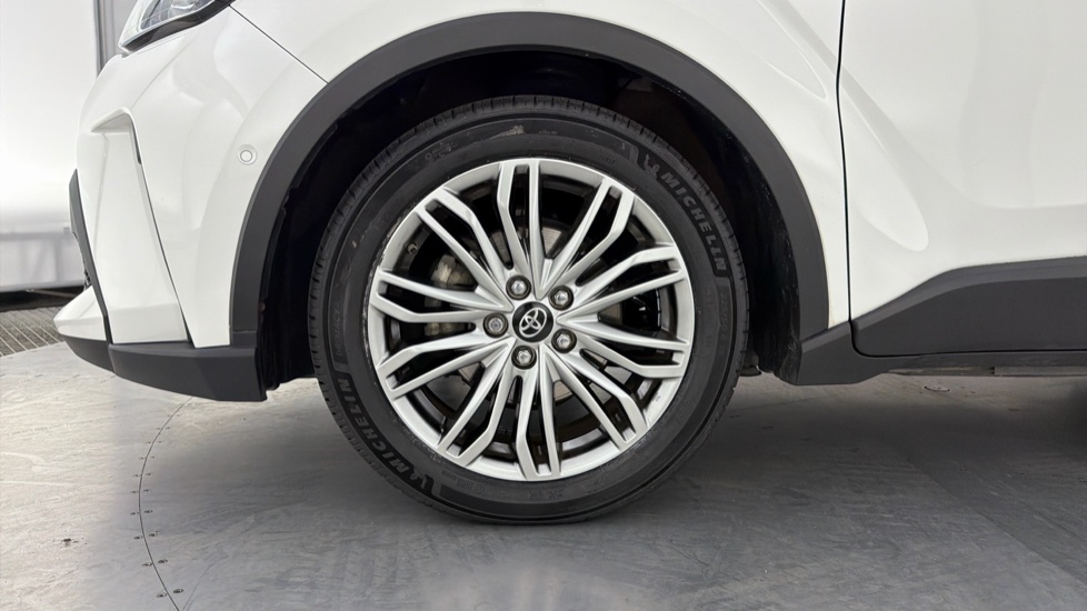 Toyota C-HR 2.0 Hybrid Excel 5dr CVT Hybrid Hatchback - Image 25
