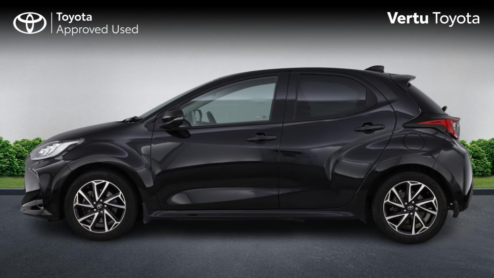 Toyota Yaris 1.5 Hybrid Design 5dr CVT Hybrid Hatchback - Image 24