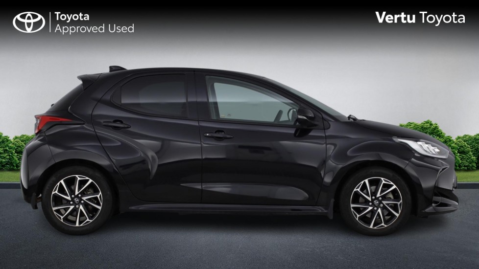 Toyota Yaris 1.5 Hybrid Design 5dr CVT Hybrid Hatchback - Image 23