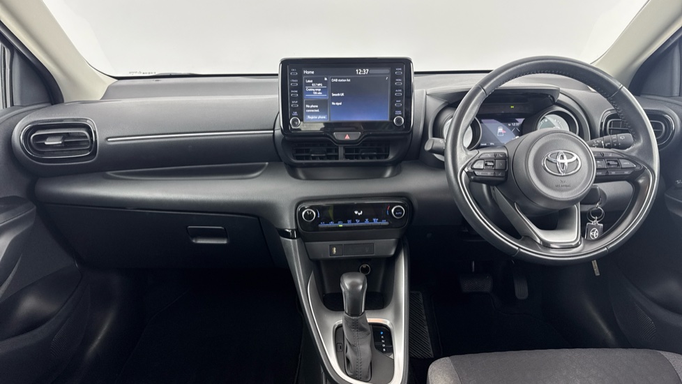 Toyota Yaris 1.5 Hybrid Design 5dr CVT Hybrid Hatchback - Image 6