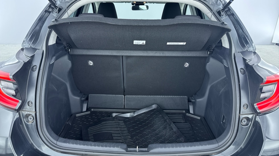 Toyota Yaris 1.5 Hybrid Design 5dr CVT Hybrid Hatchback - Image 13