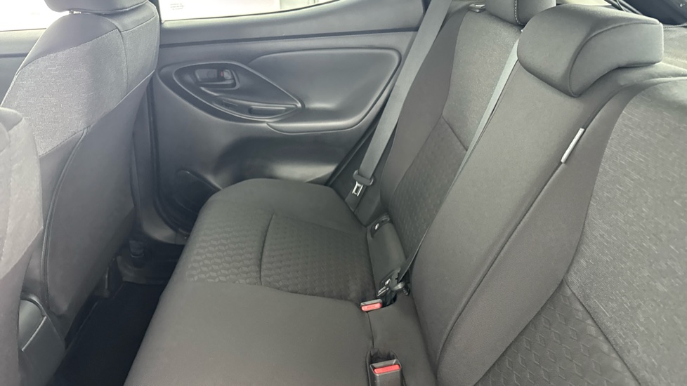 Toyota Yaris 1.5 Hybrid Design 5dr CVT Hybrid Hatchback - Image 15