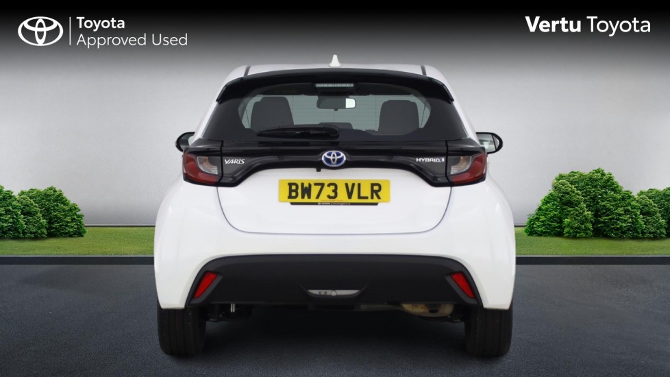 Toyota Yaris 1.5 Hybrid Icon 5dr CVT Hybrid Hatchback - Image 19