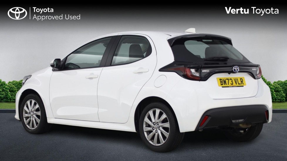 Toyota Yaris 1.5 Hybrid Icon 5dr CVT Hybrid Hatchback - Image 4