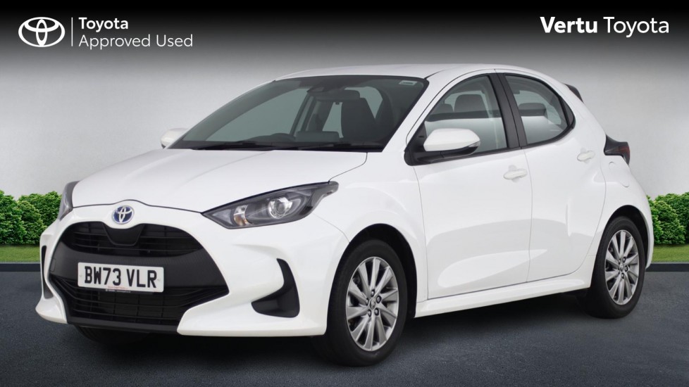 Toyota Yaris 1.5 Hybrid Icon 5dr CVT Hybrid Hatchback - Image 3