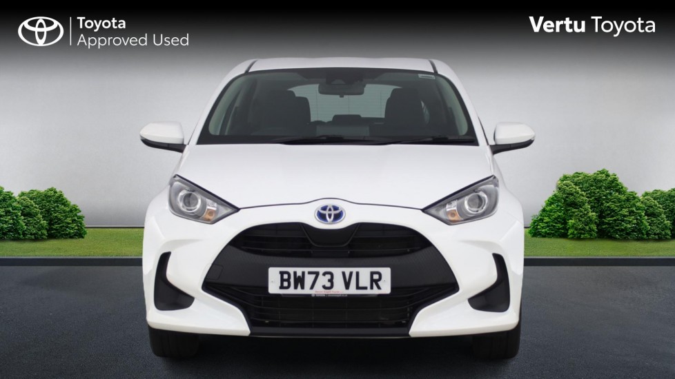 Toyota Yaris 1.5 Hybrid Icon 5dr CVT Hybrid Hatchback - Image 15