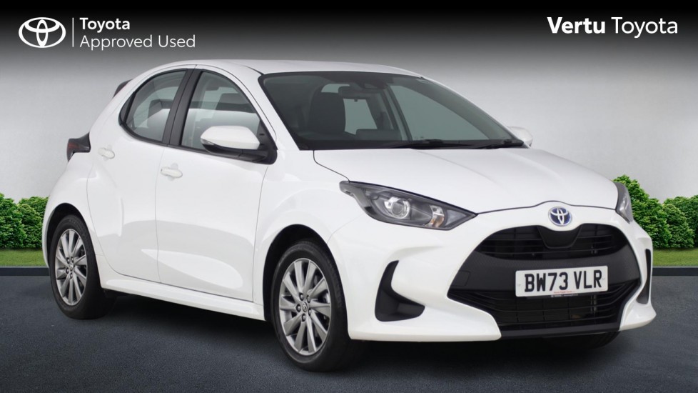 Toyota Yaris 1.5 Hybrid Icon 5dr CVT Hybrid Hatchback - Image 1