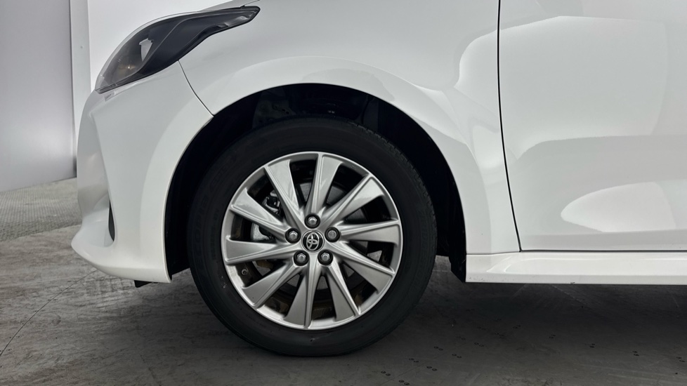 Toyota Yaris 1.5 Hybrid Icon 5dr CVT Hybrid Hatchback - Image 18