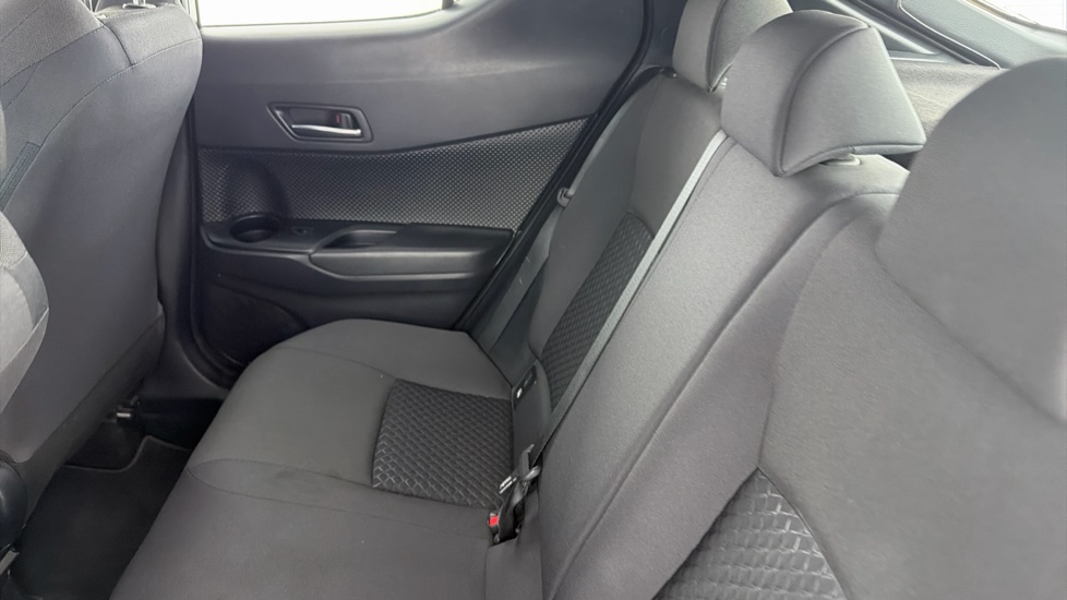 Toyota C-HR 1.8 Hybrid Icon 5dr CVT Hybrid Hatchback - Image 15