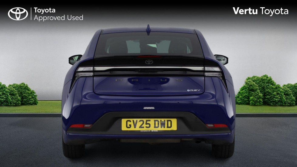 Toyota Prius 2.0 PHEV Design 5dr CVT Hatchback - Image 26