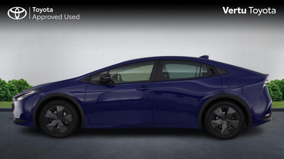 Toyota Prius 2.0 PHEV Design 5dr CVT Hatchback - Image 24