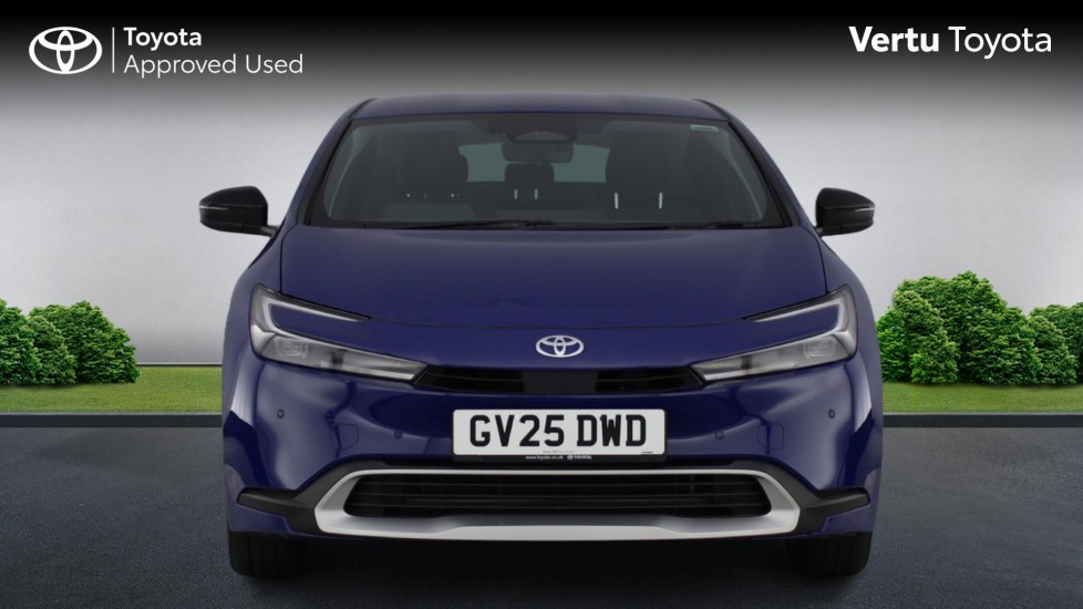 Toyota Prius 2.0 PHEV Design 5dr CVT Hatchback - Image 22