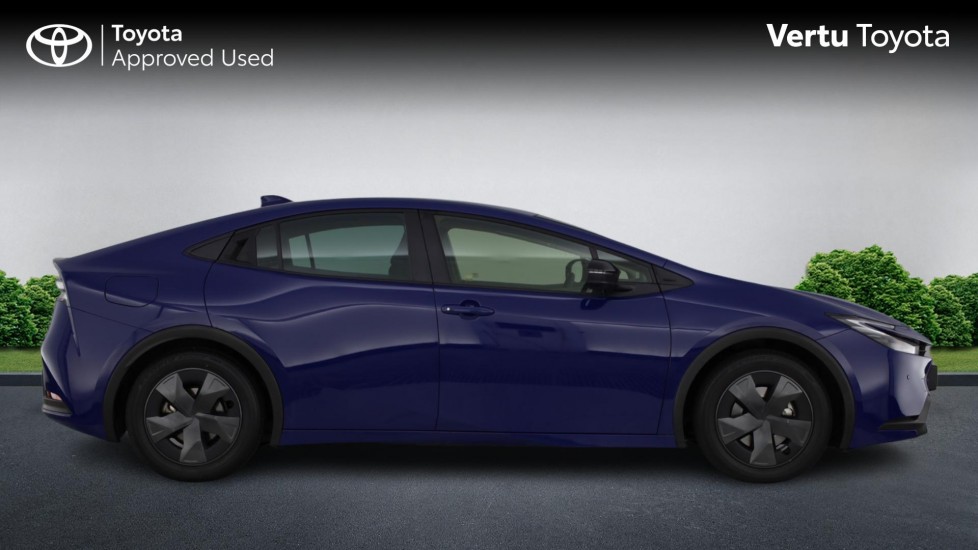 Toyota Prius 2.0 PHEV Design 5dr CVT Hatchback - Image 23