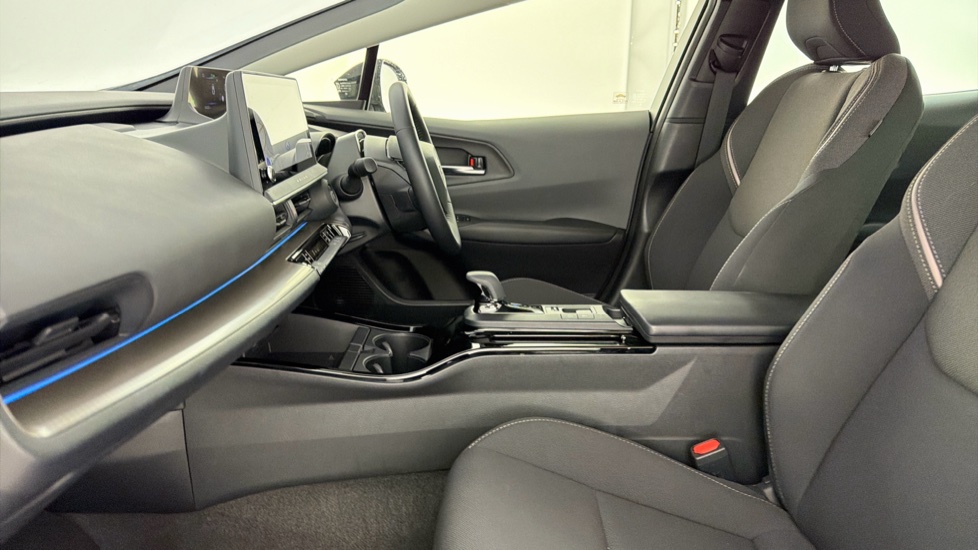 Toyota Prius 2.0 PHEV Design 5dr CVT Hatchback - Image 5