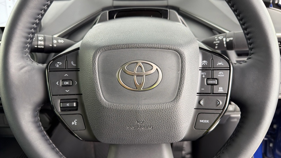 Toyota Prius 2.0 PHEV Design 5dr CVT Hatchback - Image 10