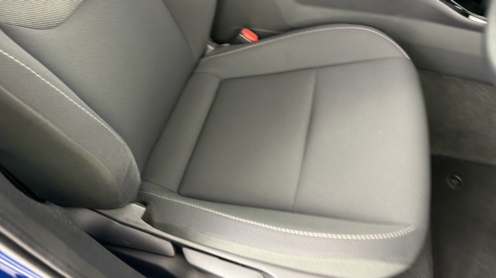 Toyota Prius 2.0 PHEV Design 5dr CVT Hatchback - Image 17