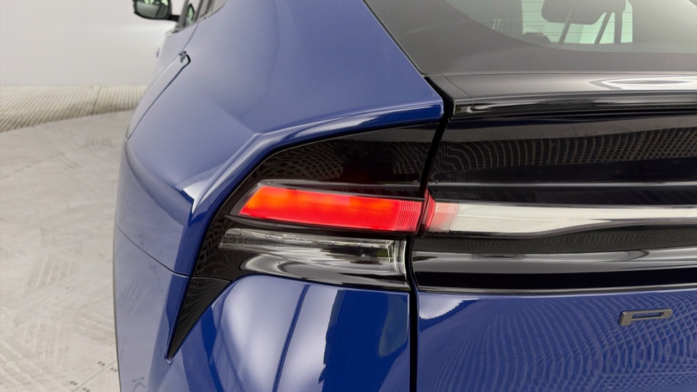 Toyota Prius 2.0 PHEV Design 5dr CVT Hatchback - Image 21