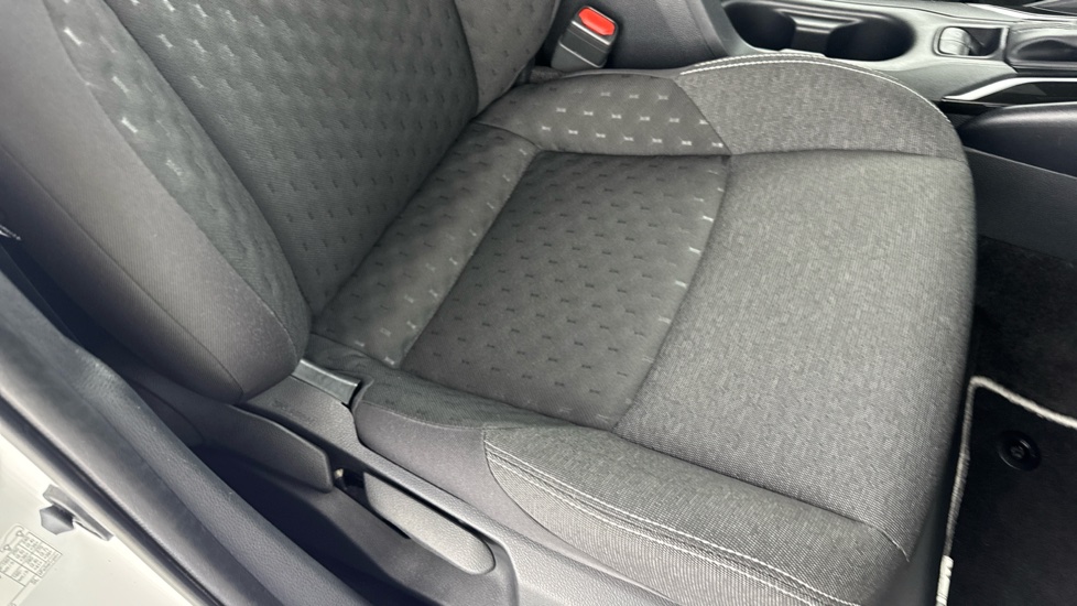 Toyota Corolla Petrol 1.8 VVT-i Hybrid Commercial Auto - Image 17