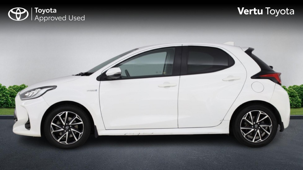 Toyota Yaris 1.5 Hybrid Design 5dr CVT Hybrid Hatchback - Image 24