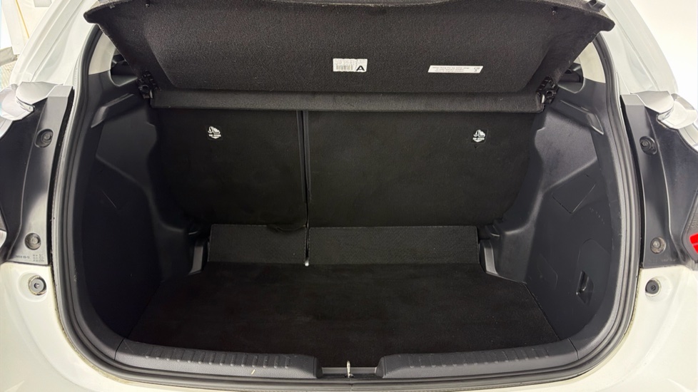 Toyota Yaris 1.5 Hybrid Design 5dr CVT Hybrid Hatchback - Image 13