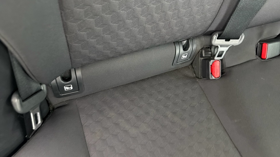 Toyota Yaris 1.5 Hybrid Design 5dr CVT Hybrid Hatchback - Image 14