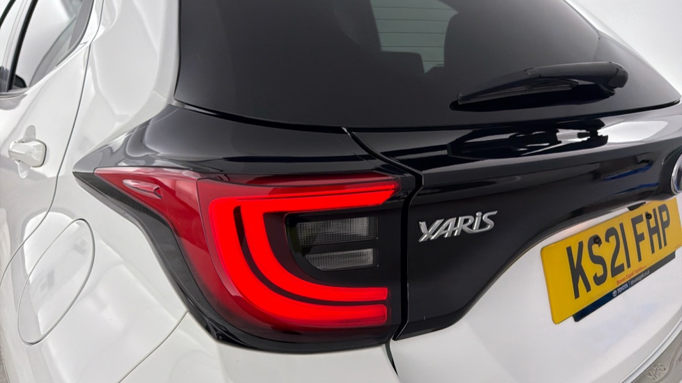Toyota Yaris 1.5 Hybrid Design 5dr CVT Hybrid Hatchback - Image 21