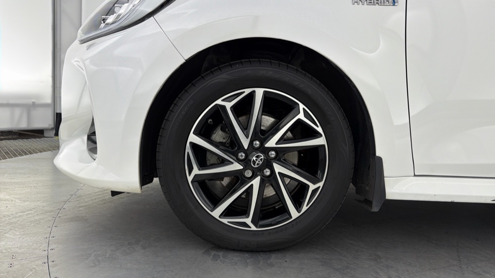 Toyota Yaris 1.5 Hybrid Design 5dr CVT Hybrid Hatchback - Image 25