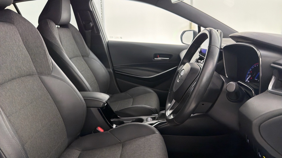 Toyota Corolla 1.8 VVT-i Hybrid Design 5dr CVT Hybrid Hatchback - Image 12