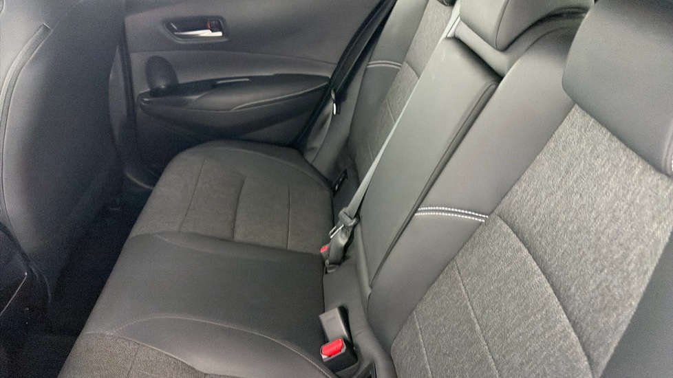 Toyota Corolla 1.8 VVT-i Hybrid Design 5dr CVT Hybrid Hatchback - Image 15