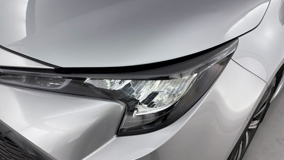 Toyota Corolla 1.8 VVT-i Hybrid Design 5dr CVT Hybrid Hatchback - Image 20
