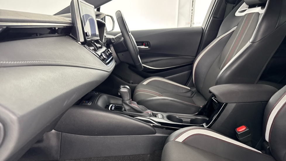 Toyota Corolla 1.8 VVT-i Hybrid GR Sport 5dr CVT Hybrid Hatchback - Image 5