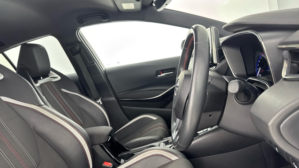 Toyota Corolla 1.8 VVT-i Hybrid GR Sport 5dr CVT Hybrid Hatchback - Image 12